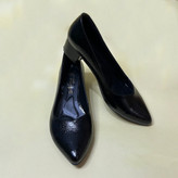 کفش بزرگ پا پاشنه کوتاه زنانه