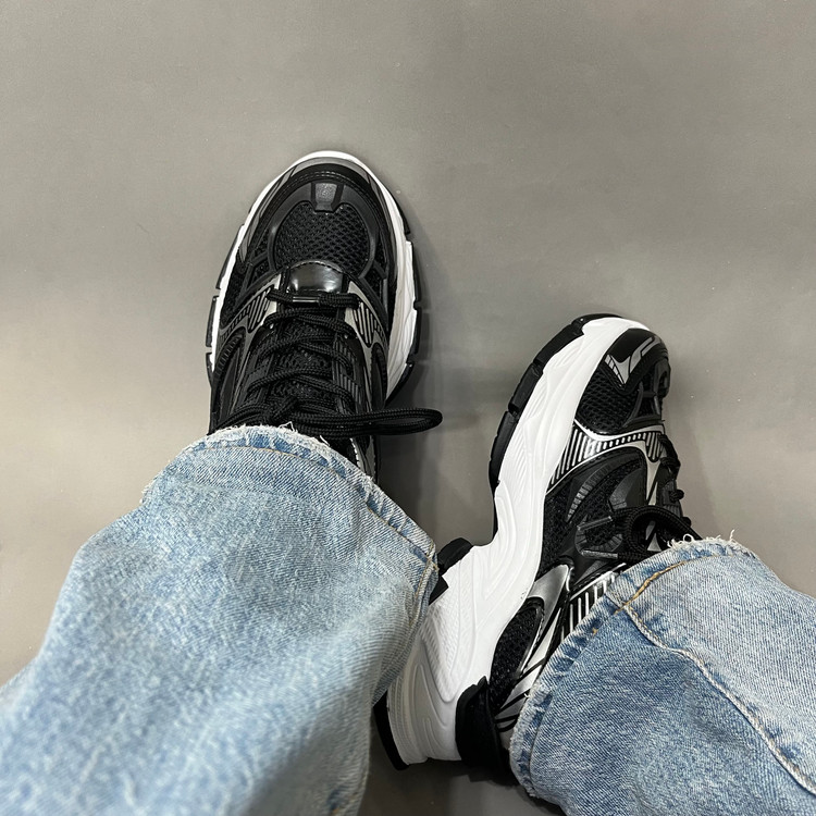 کفش اسپرت زنانه رنگ مشکی