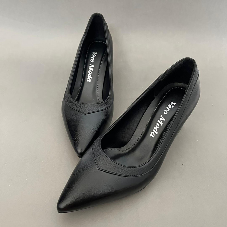 کفش پاشنه دار زنانه