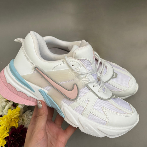 وی تو کی زنانه