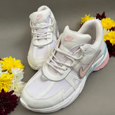 وی تو کی زنانه