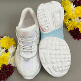 وی تو کی زنانه